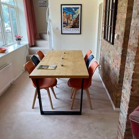 Centre Of Town House 3 Bedrooms Sleeps 5 And Infant Free Onsite Parking 2 Cars King's Lynn Buitenkant foto