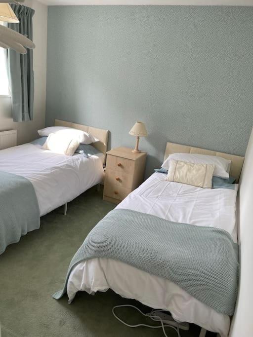 Centre Of Town House 3 Bedrooms Sleeps 5 And Infant Free Onsite Parking 2 Cars King's Lynn Buitenkant foto